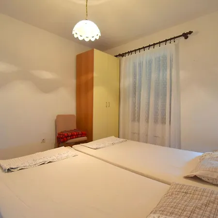 Petrovic 1 By Interhome