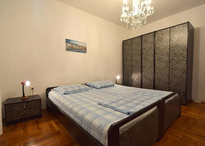 Petrovic 1 By Interhome Lägenhet Malinska