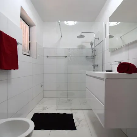 Petrovic 1 By Interhome Apartmán