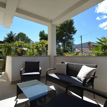 Apartamento Petrovic 1 By Interhome Malinska