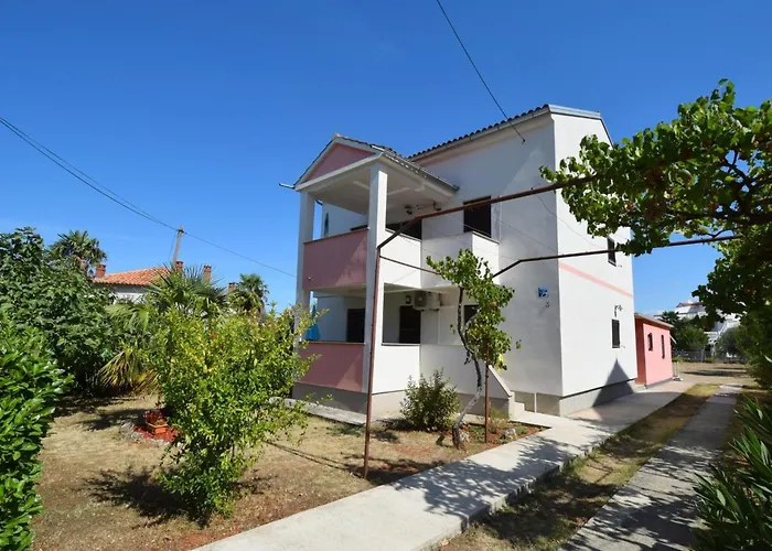 Petrovic 1 By Interhome Apartmán *