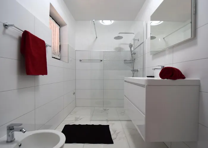 Petrovic 1 By Interhome Apartmán